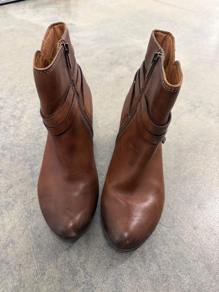 Pikolinos Brown Leather Ankle Booties With Side Zip